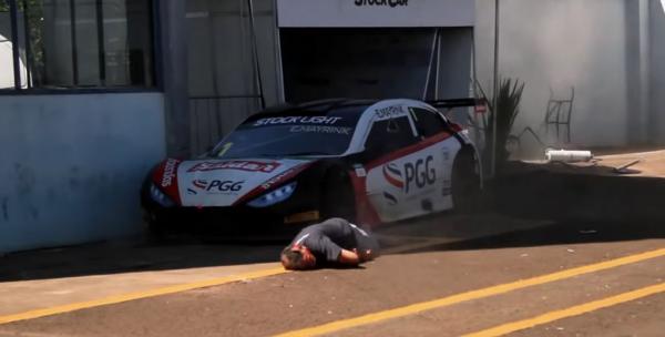 Οδηγός αγώνων ταχύτητας τραυμάτισε σοβαρά τέσσερα άτομα