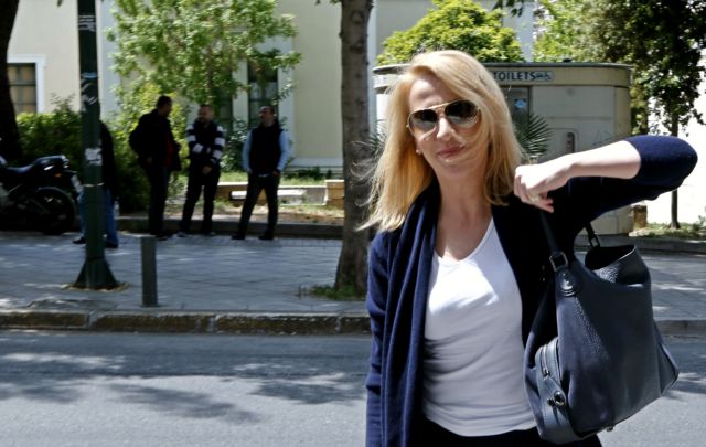 Αναπάντητα ερωτήματα: Η κυρία Δούρου οφείλει να δώσει εξηγήσεις