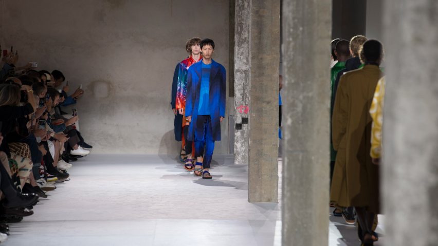 Η νέα κολεξιόν του Dries Van Noten είναι αφιερωμένη στον Verner Panton