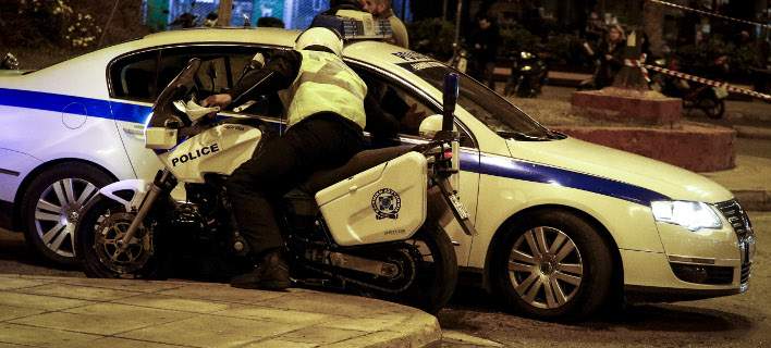 Ζημιές από έκρηξη στο κέντρο του Πειραιά