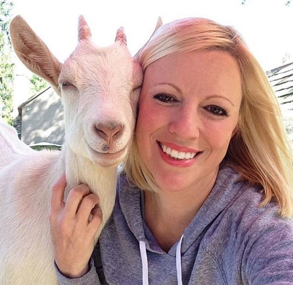 Οι κατσίκες προτιμούν τους χαμογελαστούς ανθρώπους