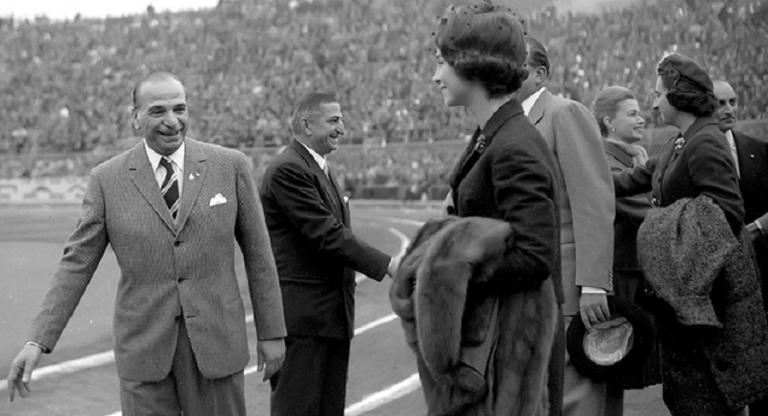 Η ΑΕΚ τιμά τον Νίκο Γκούμα