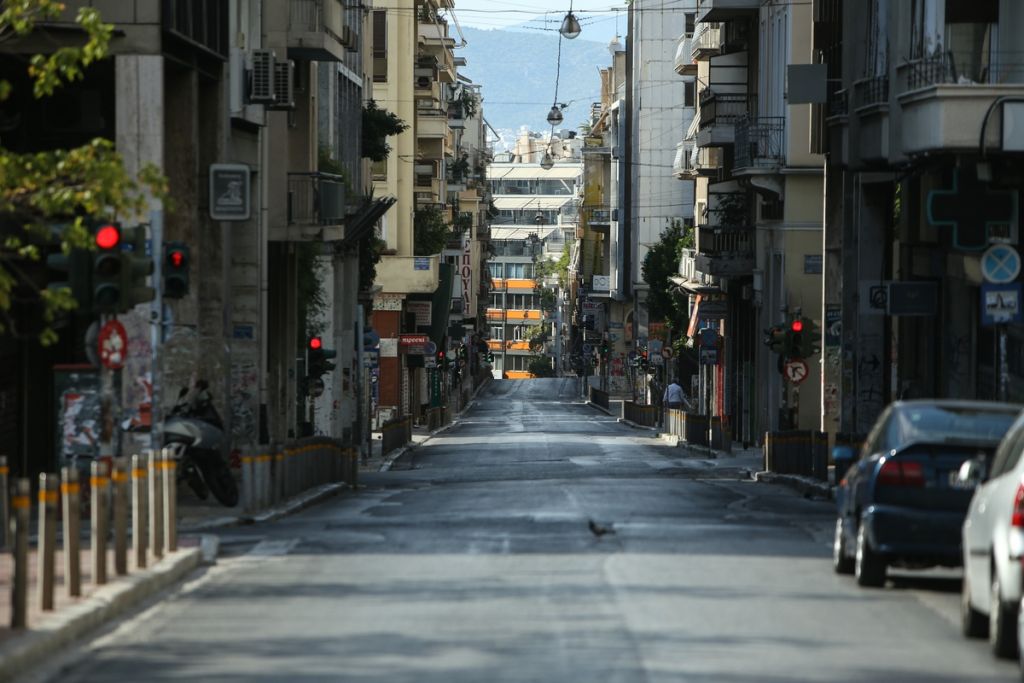«Έρημοι» οι δρόμοι της Αθήνας τον Δεκαπενταύγουστο