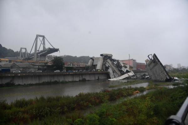 Βίντεο - ντοκουμέντο από την κατάρρευση της γέφυρας στη Γένοβα