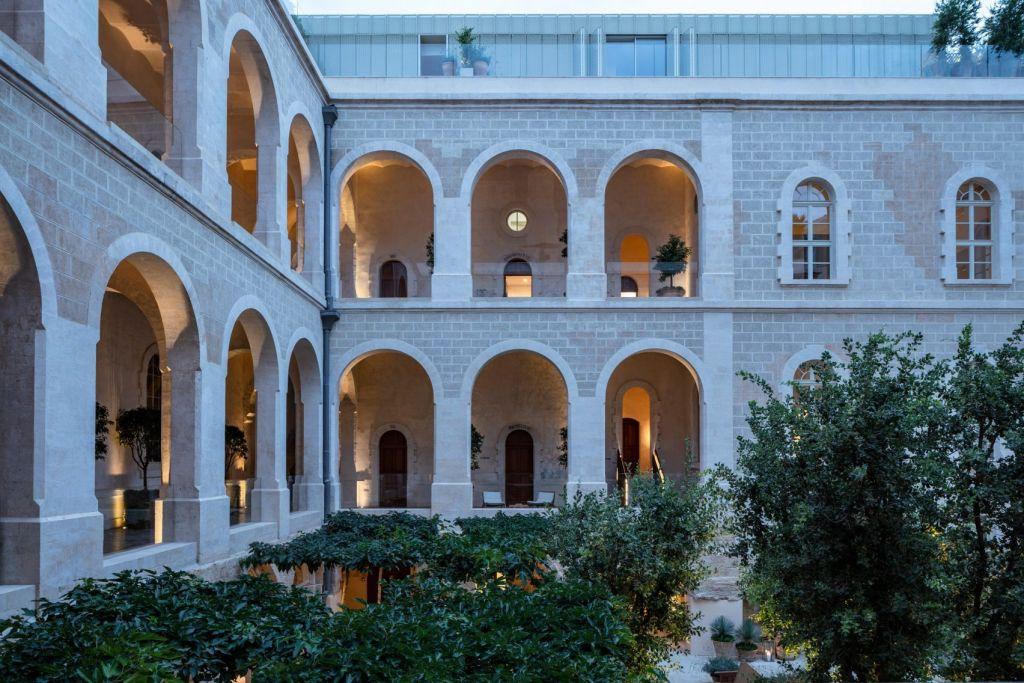 Ένα παλιό μοναστήρι μετατράπηκε σε πολυτελές ξενοδοχείο