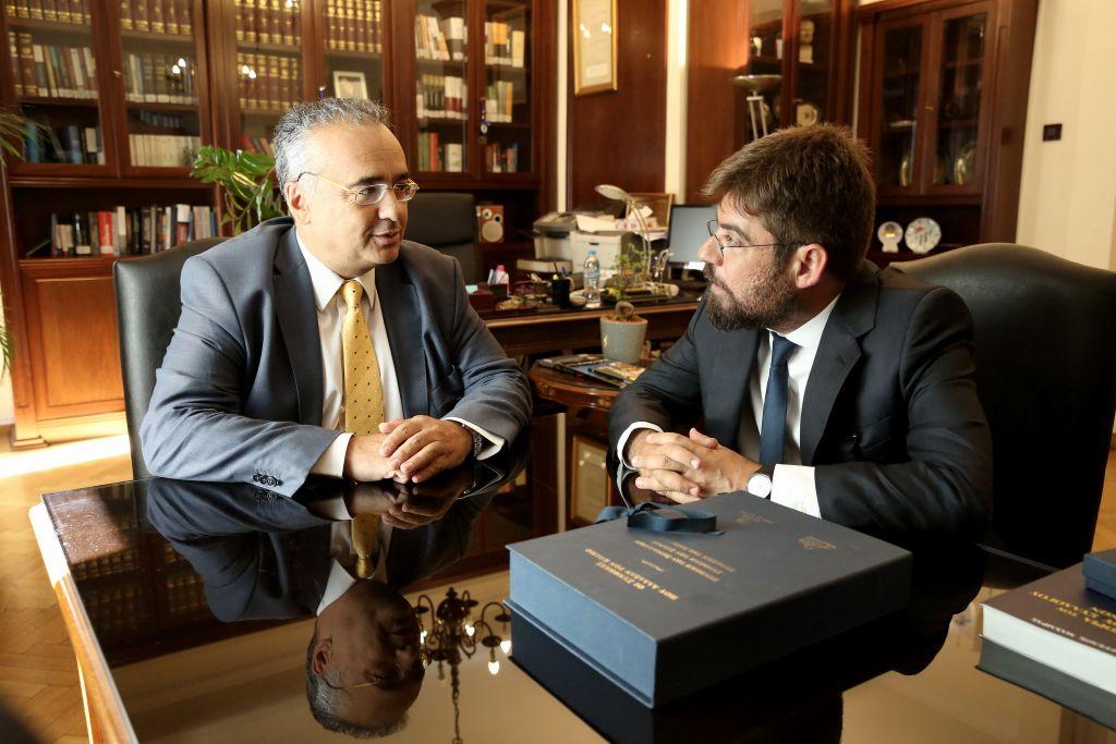 Συναντήσεις Καλογήρου με εισαγγελείς και δικηγόρους