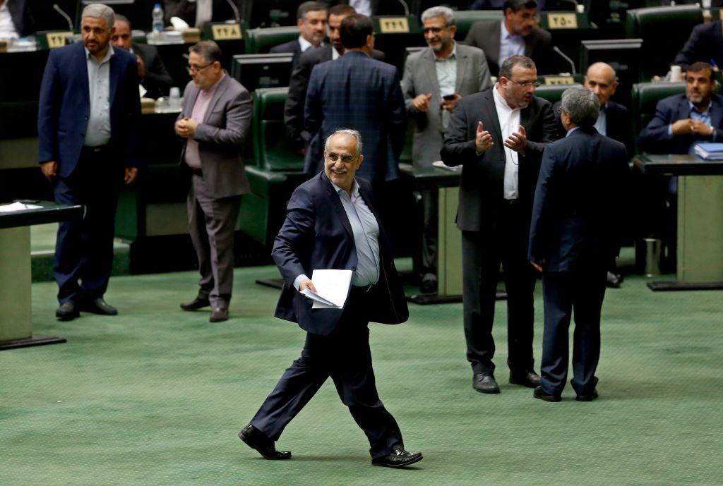 Ιράν: Απομάκρυνση του υπουργού οικονομικών ψήφισε το κοινοβούλιο