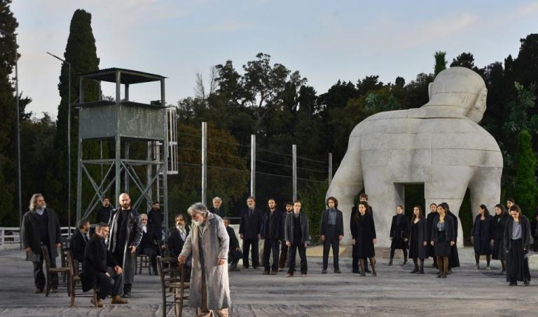 «Οιδίπους επί Κολωνώ» σε σκηνοθεσία Γιάννη Κόκκου στην Επίδαυρο