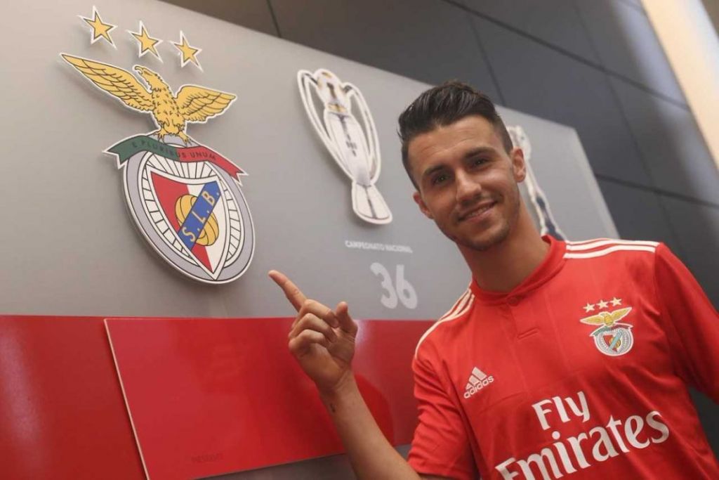 Στην Μπενφίκα και επίσημα ο Κορσιά