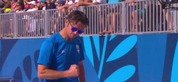 Κραβαρίτης: Αφιερωμένο στους Έλληνες και τους πυροσβέστες