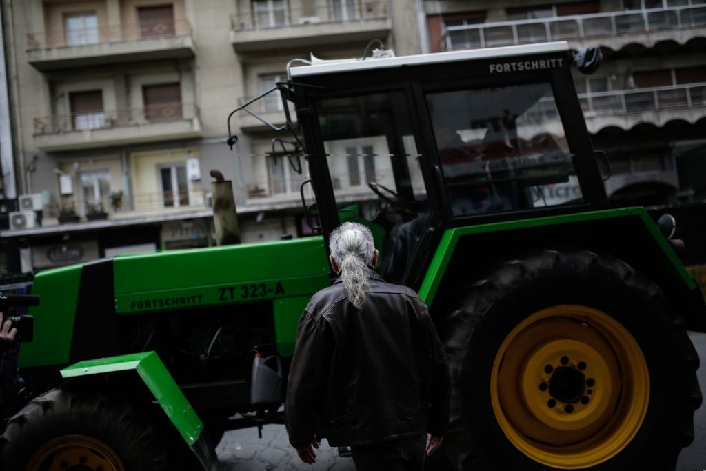 Μπλόκο αγροτών στη ΔΕΘ - «Ούτε μια μέρα ανοχής» στον Αραχωβίτη
