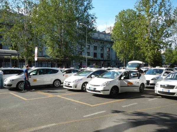 Ιταλία: Πρόστιμο σε όσους ταξιτζήδες φοράνε… βερμούδα