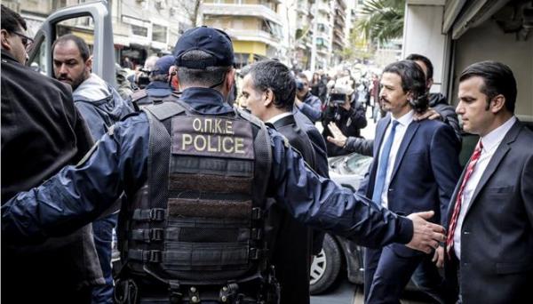Διαψεύδουν οι δικηγόροι ότι αγνοούνται δύο από τους οκτώ Τούρκους αξιωματικούς
