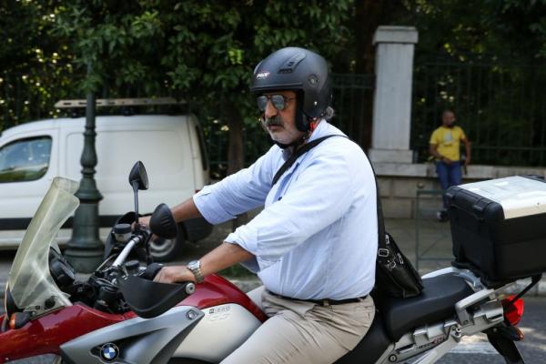 «Θόλωσε» το Twitter με τη… διόρθωση του ΑΠΕ