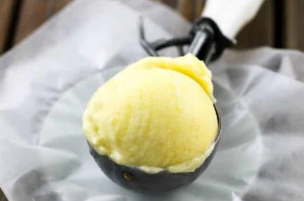 Παγωτό με ανανά