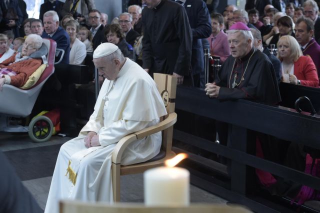 Συγχώρεση από τον Κύριο για τα αμαρτήματα της Εκκλησίας ζήτησε ο πάπας Φραγκίσκος