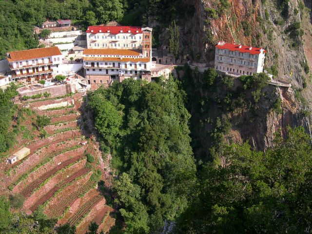 Παναγία Κοίμηση της Θεοτόκου: Οι εκκλησίες της θάλασσας και του βουνού όπου τιμάται η χάρη της