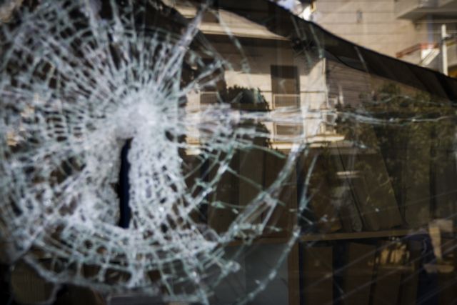 Επίθεση Ρουβίκωνα σε γραφεία ομίλου επιχειρήσεων στο Μαρούσι