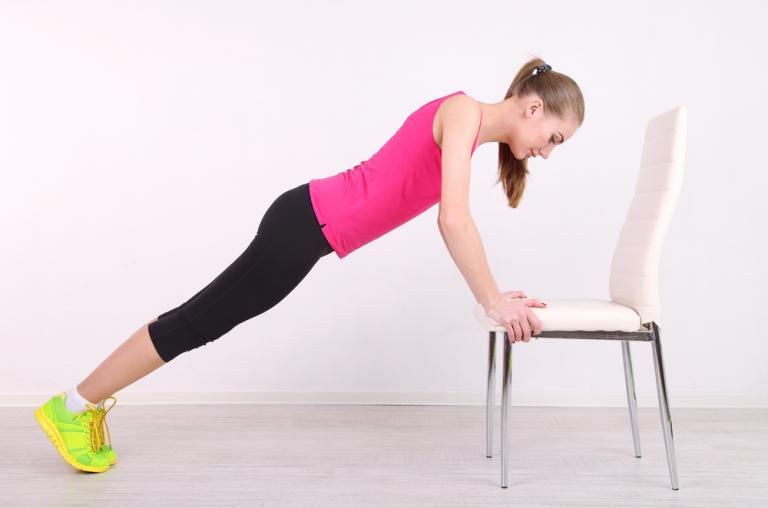 Γιόγκα στην… καρέκλα!