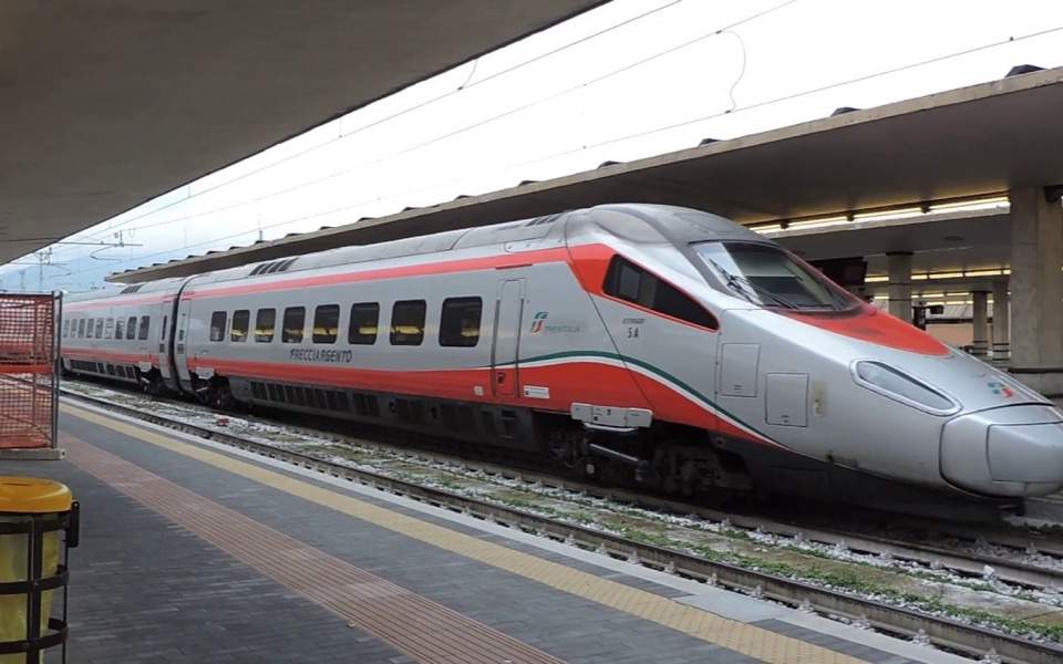 Ασημένιο Βέλος: Το τρένο που θα συνδέει Αθήνα και Θεσσαλονίκη σε τρεισήμισι ώρες