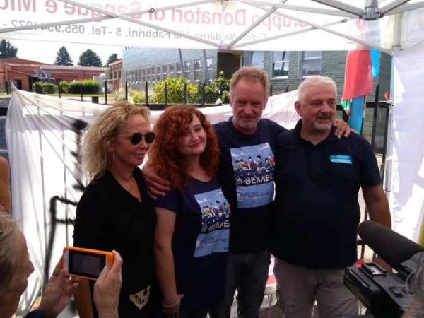 Sting: Στο πλευρό των απεργών του πρώην εργοστασίου της Pirelli