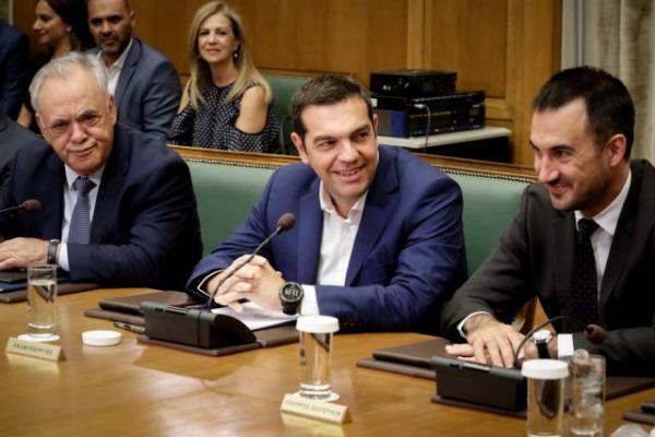 Τσίπρας στο Υπουργικό: Ανοίγει ο κύκλος των ελαφρύνσεων