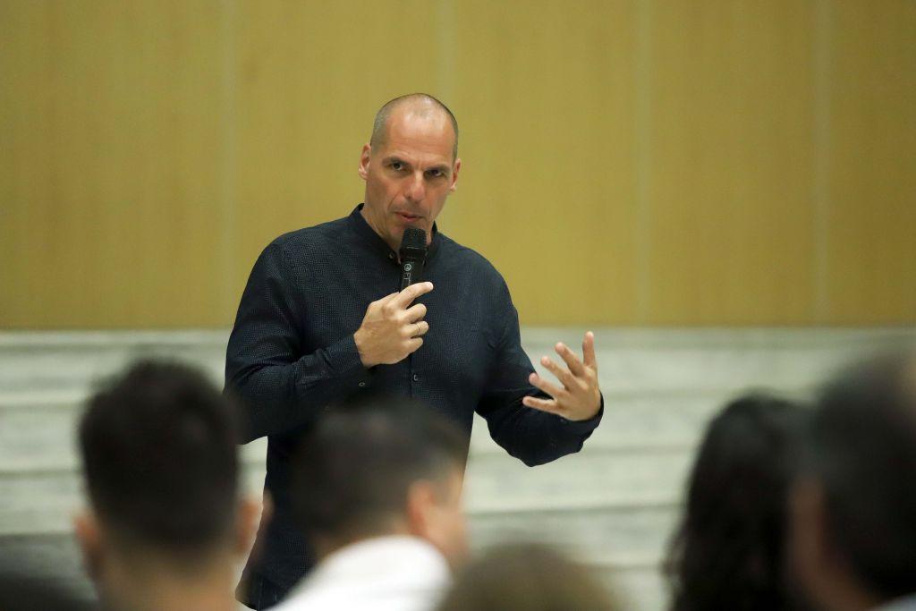 Βαρουφάκης: Η κυβέρνηση έστησε μια κιτς αρχαιολαγνική αφήγηση