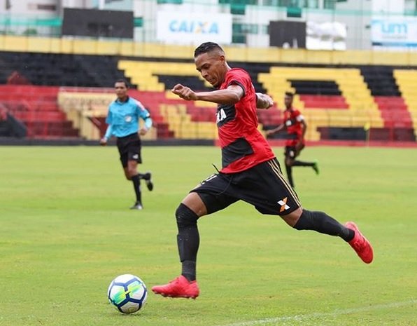 Πετάει για Αθήνα και ΑΕΚ ο Πέντρο Βίτορ [Εικόνα]