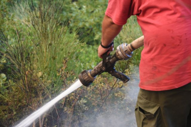 Συναγερμός στα Χανιά: Πυρκαγιά στις Κορακιές Ακρωτηρίου