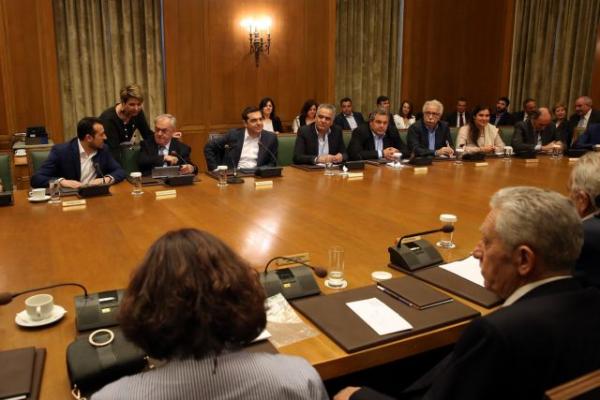 Ανασχηματισμός:  Ο «γρίφος» Σκουρλέτη, η νέα γενιά και το ντόμινο των μετακινήσεων