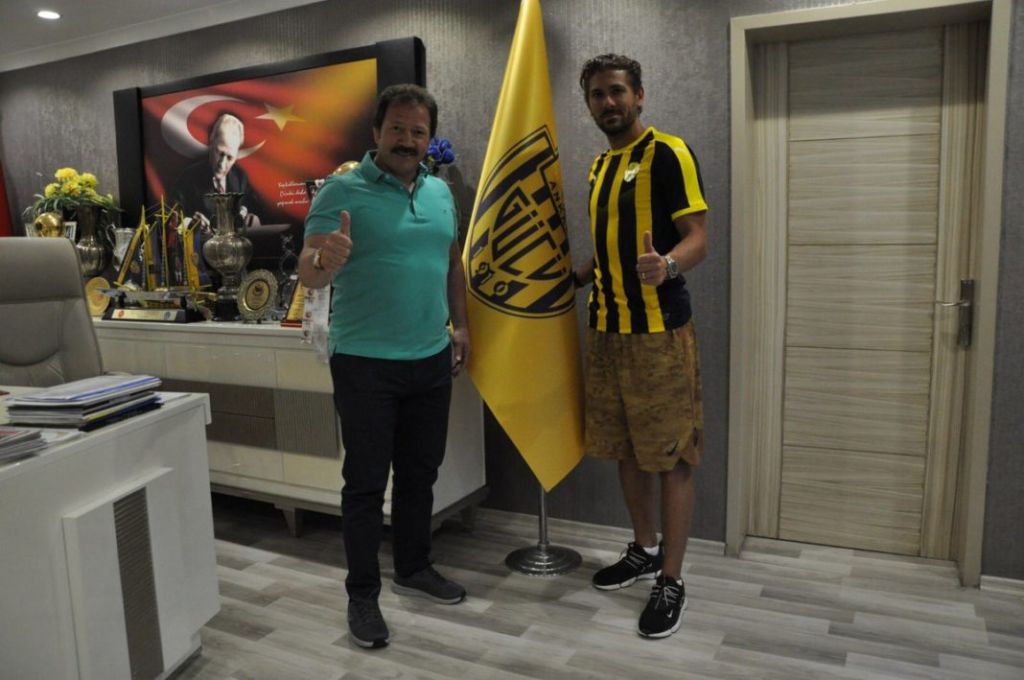 Η απίθανη παρουσίαση του Τσέρτσι από την Ανκαραγκούτσου με τον… Νονό