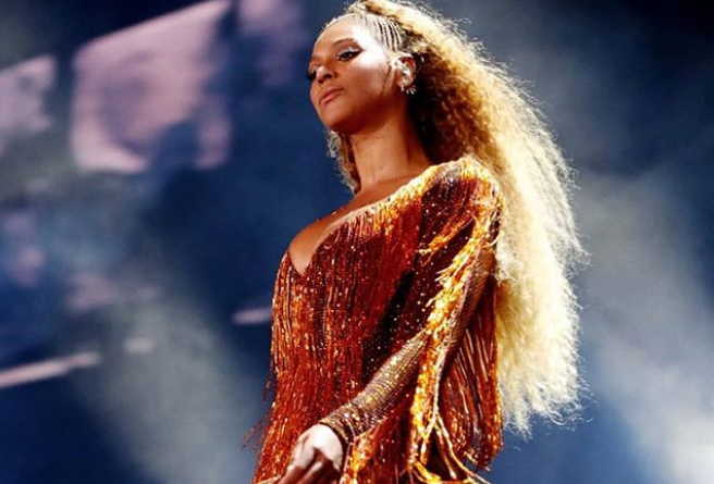 Αποθεώθηκε η Μπιγιονσέ ντυμένη από Έλληνες σχεδιαστές
