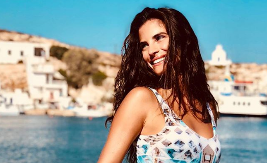 Χριστίνα Μπόμπα: Ποζάρει με το νυφικό λίγες ημέρες πριν τον γάμο