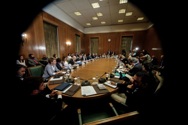 Ανασχηματισμός: Το σχέδιο και οι δυσκολίες Τσίπρα για αλλαγή σελίδας