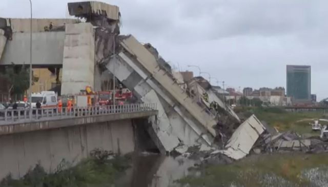 Γένοβα: Η συγκλονιστική στιγμή κατάρρευσης της γέφυρας