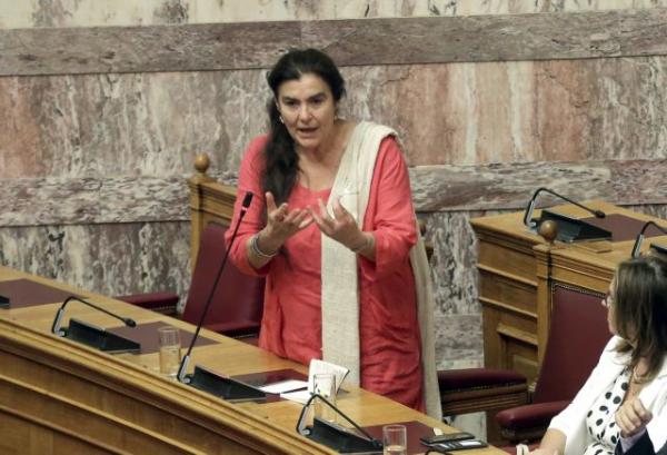 Βυζαντινό Μουσείο: Αντί βανδαλισμού η Κονιόρδου βλέπει «κάποιες κυρίες που άπλωναν λάδι»