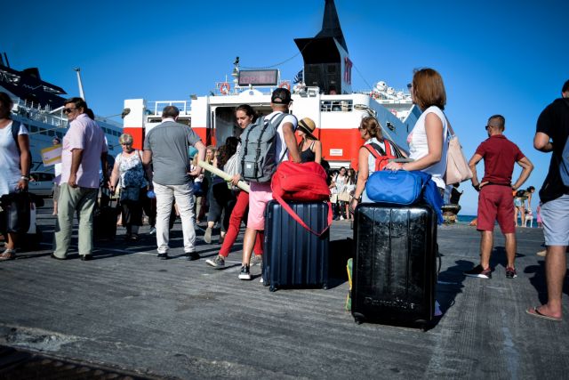 Έξοδος εκδρομέων: Με κάθε μέσο εγκαταλείπουν την Αθήνα