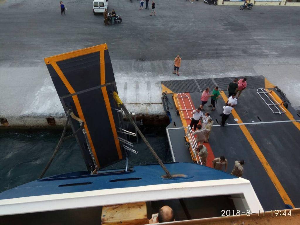 Πρόσκρουση πλοίου στο λιμάνι της Σύρου [Εικόνες]