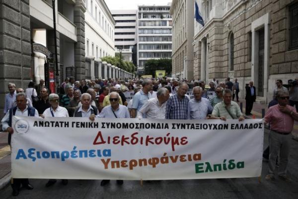 Προσδοκίες για διάσωση των συντάξεων επιμένει να καλλιεργεί η κυβέρνηση