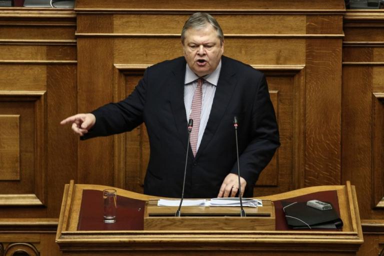 Βενιζέλος: Αντισυνταγματική η αυτόφωρη διαδικασία στα αδικήματα Τύπου