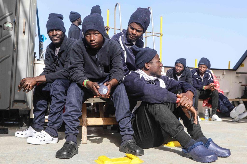 Le Monde: Οι διακινητές μεταναστών είναι συνήθως δημόσιοι υπάλληλοι