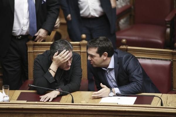 Ο Ευκλείδης έβγαλε… τη γραβάτα του Αλέξη και πρόδωσε τα fake news του ΑΠΕ για τις συντάξεις