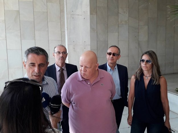 Στον εισαγγελέα δημοσιογράφοι μετά τη μήνυση Καμμένου