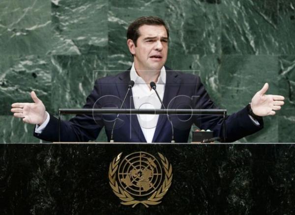 Τσίπρας: Καταφέραμε να σταθούμε όρθιοι και να γίνουμε μέρος της λύσης