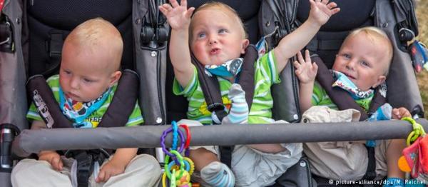 Οι γονείς δαπανούν δις για μωρά και παιδιά