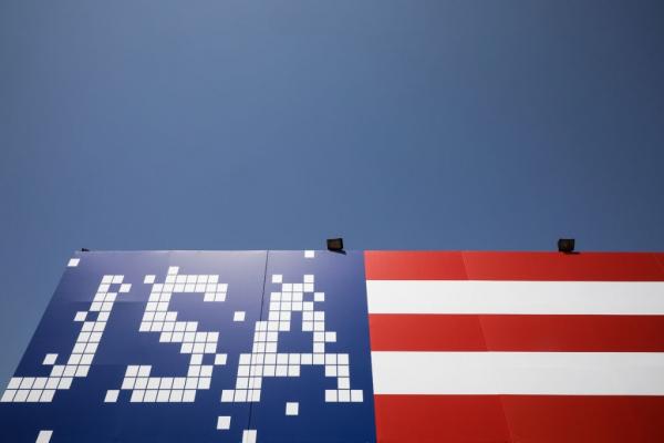 Πώς η «αριστερά» λάτρεψε ξαφνικά τις ΗΠΑ