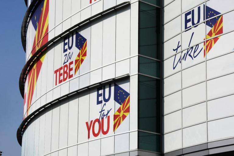 Στιγμιότυπα από την ΠΓΔΜ τη μέρα του δημοψηφίσματος