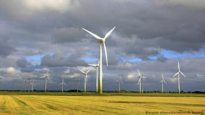 Γαλλία: Στον «πάγο» η αδειοδότηση αιολικών πάρκων