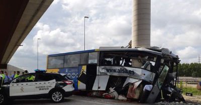 Ισπανία: Πέντε νεκροί από πρόσκρουση λεωφορείου σε γέφυρα [Εικόνες]