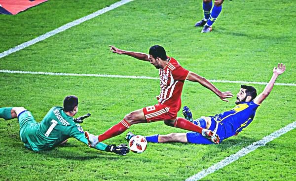 Σαν να παίζει σε… παράλληλο πρωτάθλημα